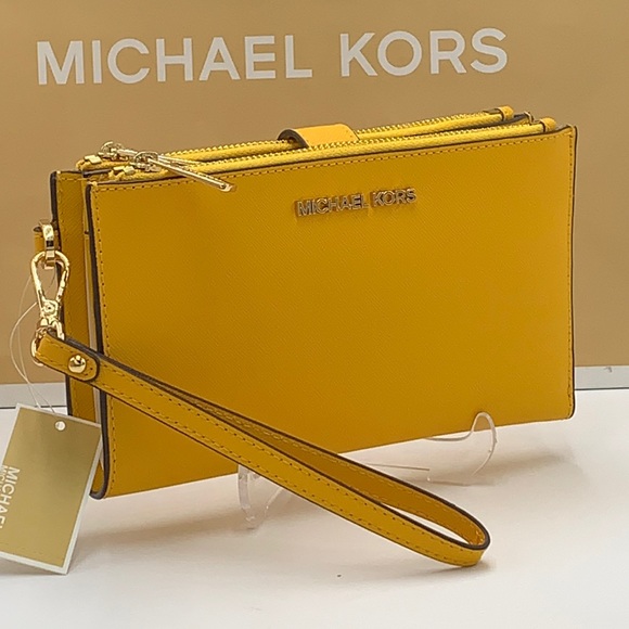 MICHAEL KORS LARGE DOUBLE ZIP WRISTLET WALLET JASMINE YELLOW COLOR - Picture 1 of 13